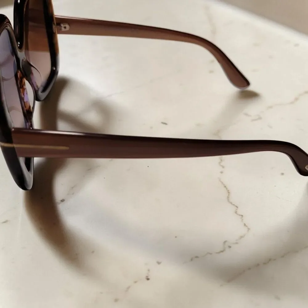 Tom Ford Valeria FT0389